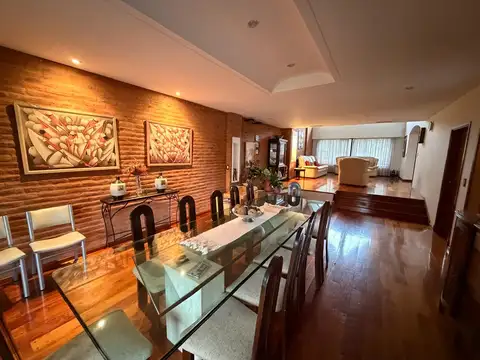 IMPORTANTE CASA EN VENTA DE 4 DORMITORIOS EN GRAN LOTE DE 450m2