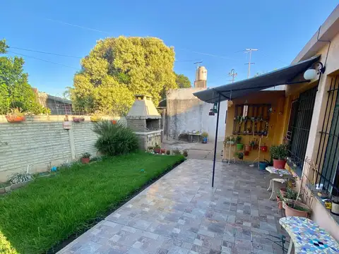 Casa 3 Dormitorios con cochera - Córdoba 700 - Pérez | Venta