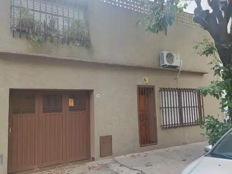 Casa Frente a Plaza Larrazabal, ideal Gastronomía/profesion 