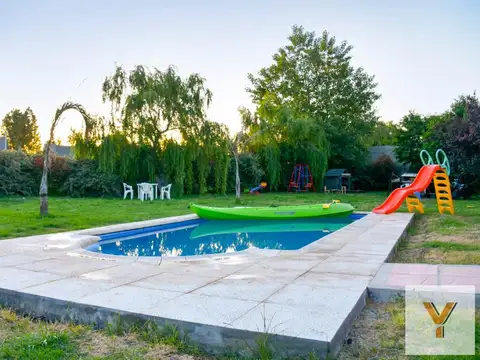 Casa 6 ambientes con 2 baños