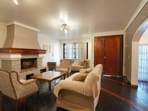 Casa en Venta en Villa Luzuriaga, USD 275.000