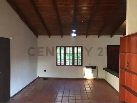 36 138 Y 139 CASA EN VENTA CON PILETA Y PARQUE LA PLATA