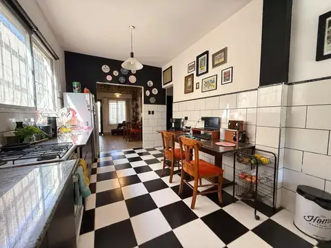Casa en Venta con 2 cocheras