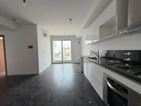 Venta 3 ambientes semipisos al contrafrente