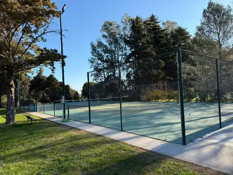 LOTE EN BARRIO "EL TROPEZON DE ARECO"