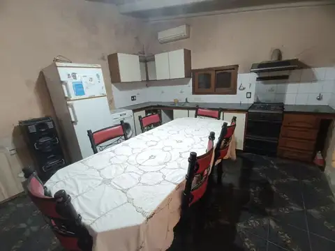 Venta terreno con casa 3 amb y parque Berazategui