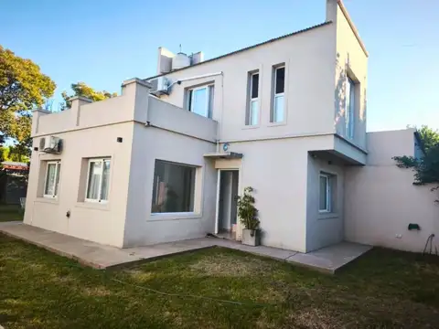 ALQUILER CASA BARRIO GIGANTE DEL OESTE-OLMOS