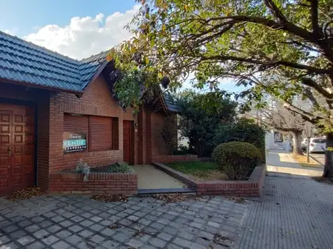 Casa + Dpto en Alquiler B° Urca