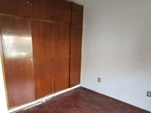 Casa 6 ambientes con 4 baños