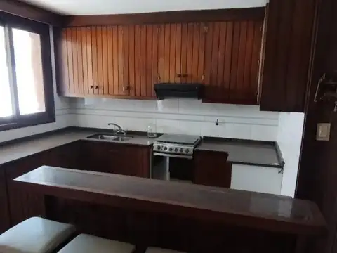 Casa en Alquiler en Urca, USD 1.500