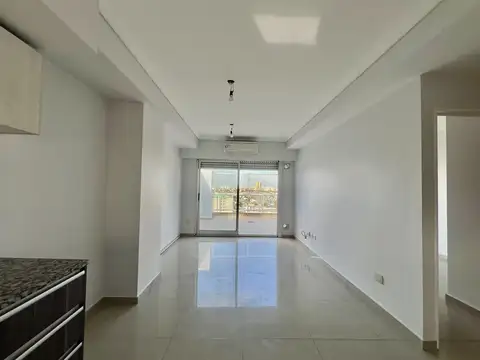 Departamento Tres Ambientes Al Contrafrente con Terraza, en 10 Mo Piso en Monte Castro