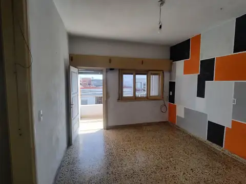 Depto Tipo Casa en Alquiler de 4 ambientes