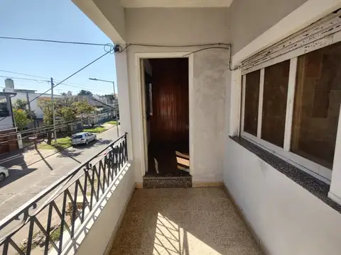 Depto Tipo Casa en Alquiler 46 años
