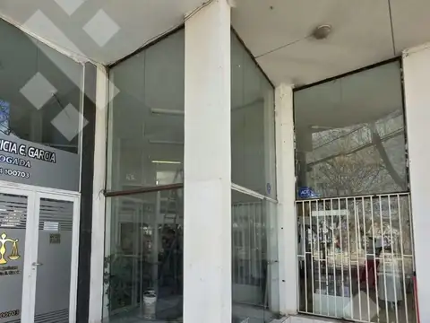 Local Comercial- San Lorenzo 200- Cinco Saltos- Rio Negro