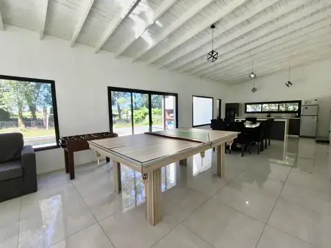 Casa en Alquiler Temporal con 4 cocheras