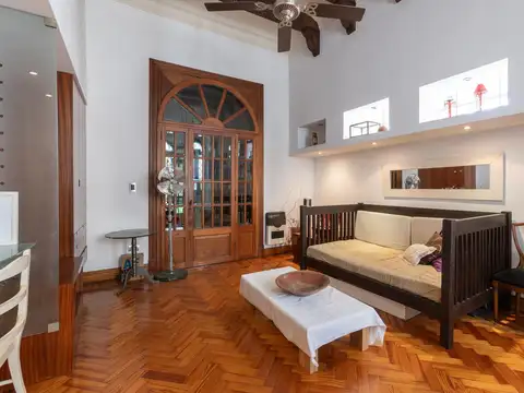 EN VENTA - PH DE 4 DORMITORIOS APTO PROFESIONAL - PICHINCHA