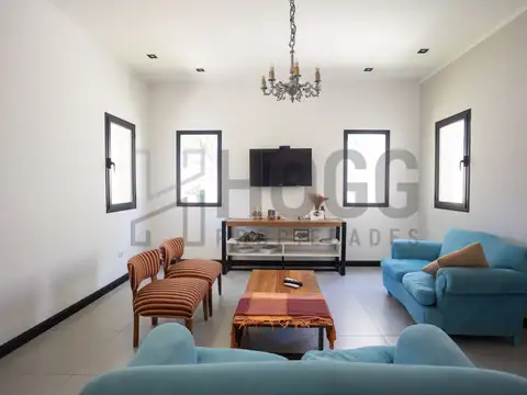 Casa 4 ambientes con 3 baños