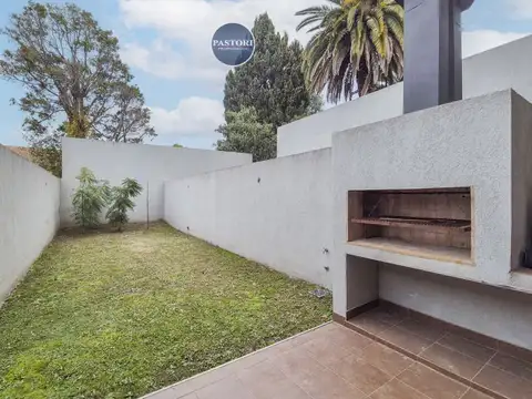 Depto Tipo Casa en Venta en Olivos, USD 247.000