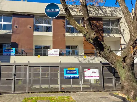 VENTA DE CASA DE 3 AMB OLIVOS