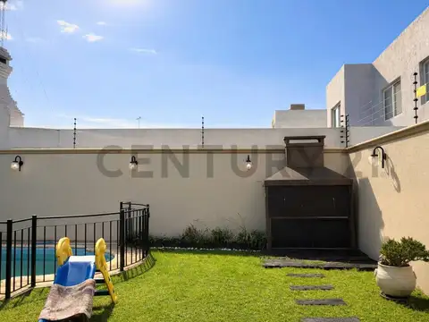 Casa en Venta, 3 ambientes en Castelar Norte