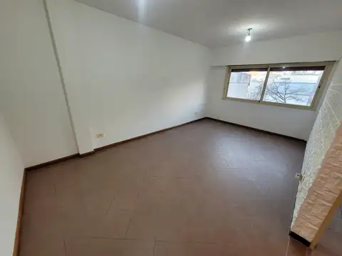 Departamento en Alquiler en Villa Ballester, $ 570.000
