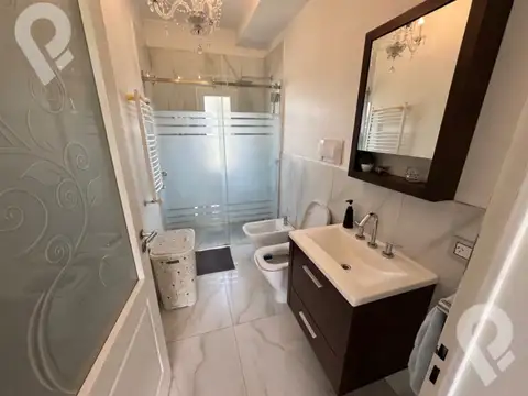 Casa en Alquiler con 1 cochera