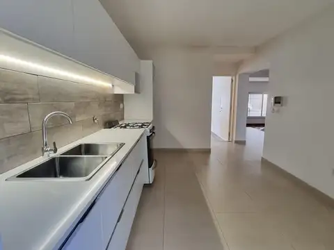 Casa en Alquiler con 1 cochera