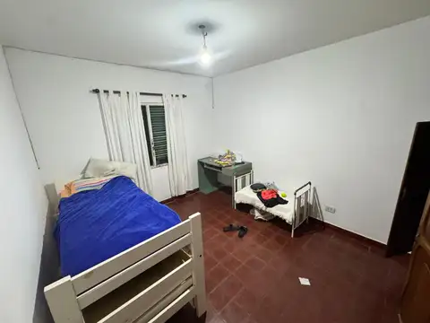 Casa 4 ambientes con 1 baño