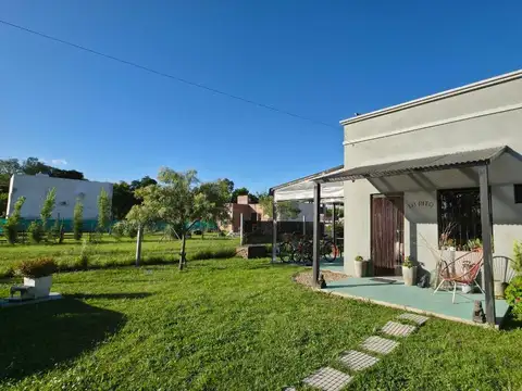 Casa tipo Loft en Carlos Keen – Lote 630 m² – Parque, Galería y Parrilla – USD 115.000