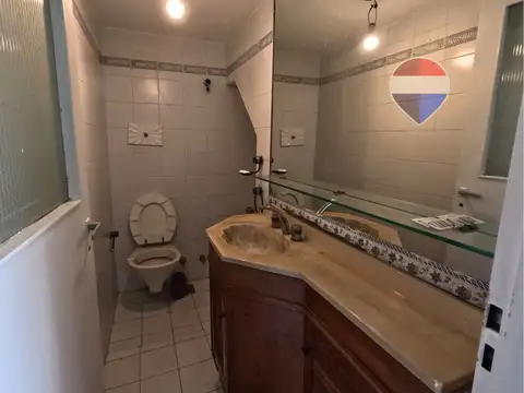 OPORTUNIDAD. Casa a reciclar en Náutico Escobar.