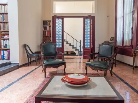 Venta casa con Jardin terraza y patio