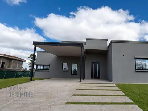 Venta Casa 4 ambientes en San Simon Canning