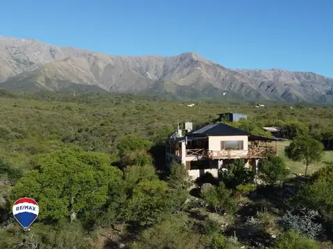 EN VENTA CASA DE CATEGORÍA +COMPLEJO EN SAN JAVIER