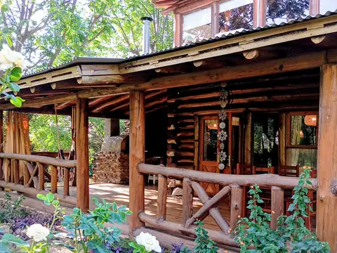 Casa de arquitecto en troncos y piedra, Barrio San Onofre – San Javier