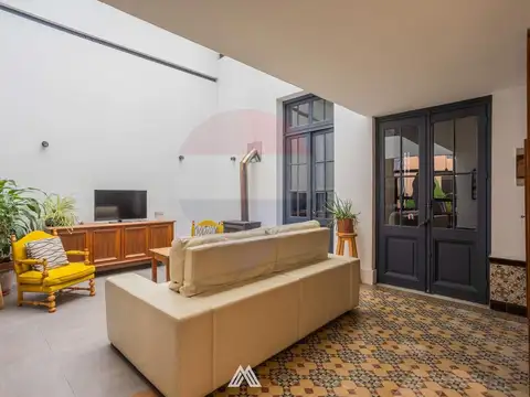 VENTA CASA 3 DORMITORIOS, 3 BAÑOS EN CORDON