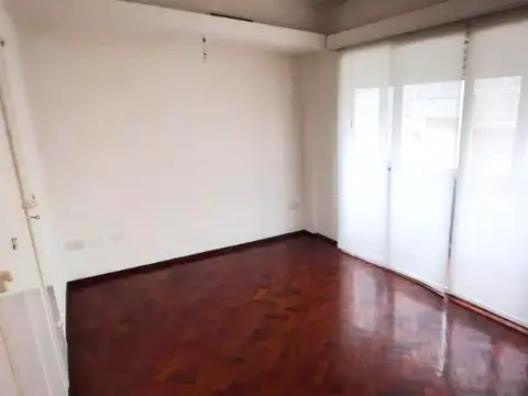Departamento 2 a 3 dormitorios frentista pleno centro
