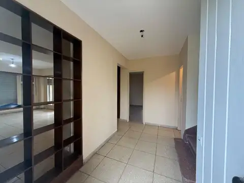 Oficina 5 ambientes con 4 baños