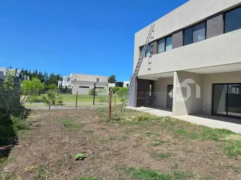 Casa en venta en Spring Park 100