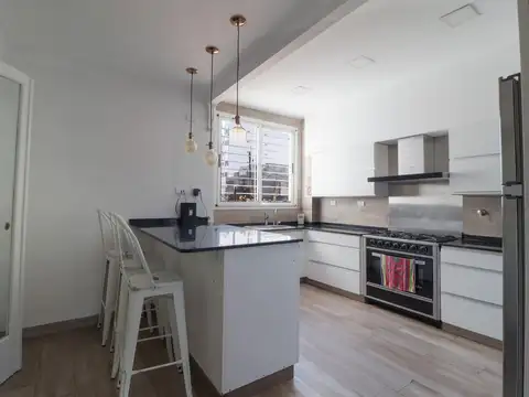 Depto Tipo Casa en Venta de 6 ambientes