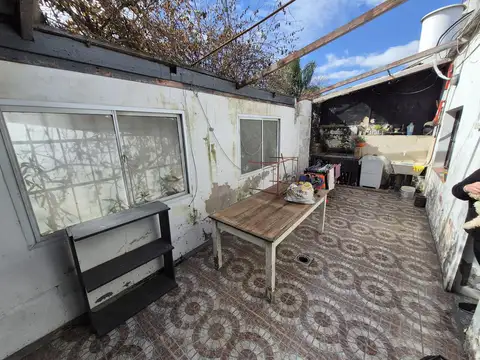 Casa 3 ambientes con 1 baño