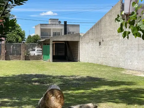 CASA  con Lote propio de 550 mts2 , Montegrande.