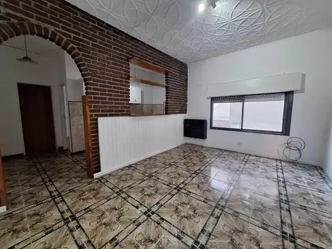 Depto Tipo Casa en Alquiler en Centro, $ 600.000