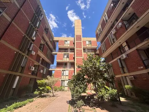 Avenida Castro Barros 100