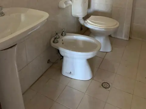 Departamento en Alquiler en Villa Del Oeste, $ 300.000
