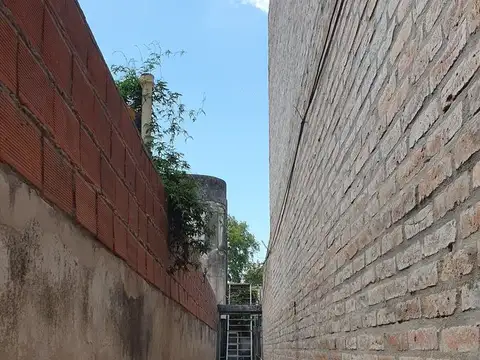 VENTA CASA DE PASILLO UNICA 4 DORMITORIOS ZONA SUR