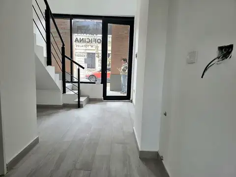 Oficina en Alquiler en Zárate, $ 1.500.000