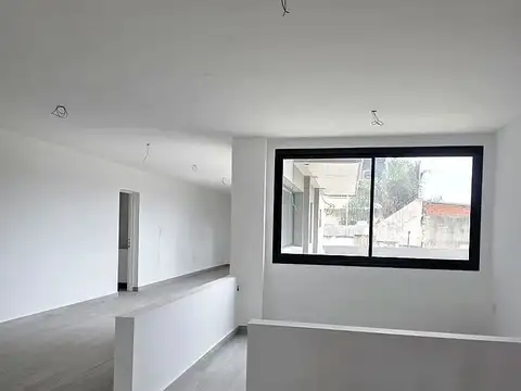 Oficina en Alquiler en Zárate, $ 1.500.000
