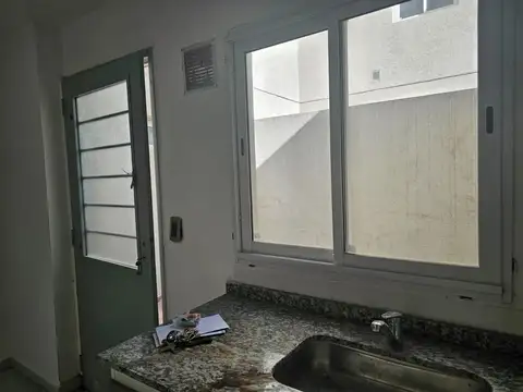 HERMOSO 2 AMB - A ESTRENAR - AMPLIO Y LUMINOSO - Balcón y Patio propio