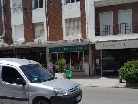 4 entre 83 y 85 -DEPARTAMENTO EN VENTA EN NECOCHEA A UNA CUADRA DEL MAR Y EN PLENO CENTRO