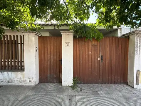 Casa 3 ambientes con 2 baños